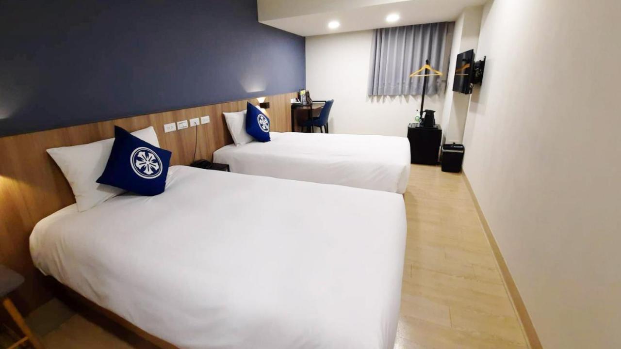 Holo Hotel Tainan Exterior foto